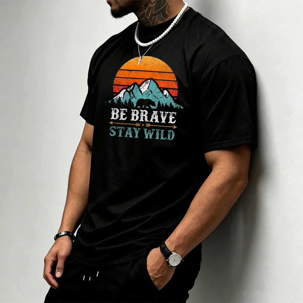Sunset Mountain Bear Graphic M - Outdoor Adventure Quotes Short ulasan dan harga